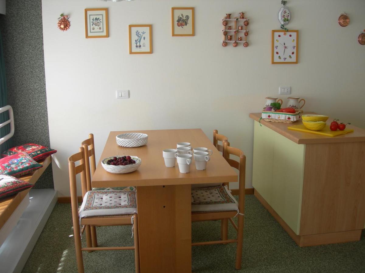 Appartamenti Vacanze Casa -Residence Albare - Check In Vacanze Casa - Marilleva 900 Ngoại thất bức ảnh
